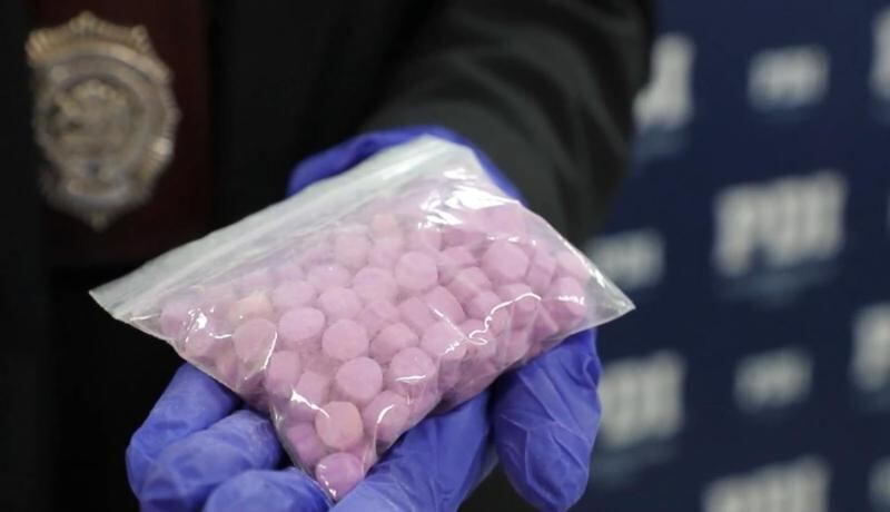 Vendían drogas por aplicación de citas y usaban la imagen del “Chapo”: desbaratan laboratorio clandestino en Ñuñoa