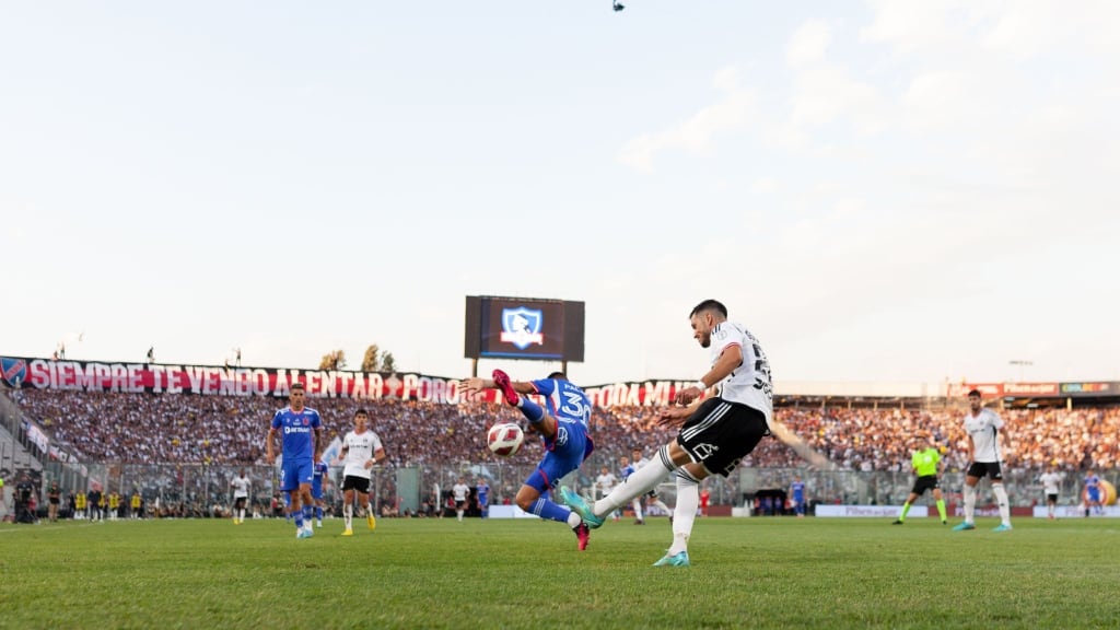 Jorge Valdivia apunta al mal estado de la cancha del Monumental: "Habla muy mal de quienes hicieron el trabajo"