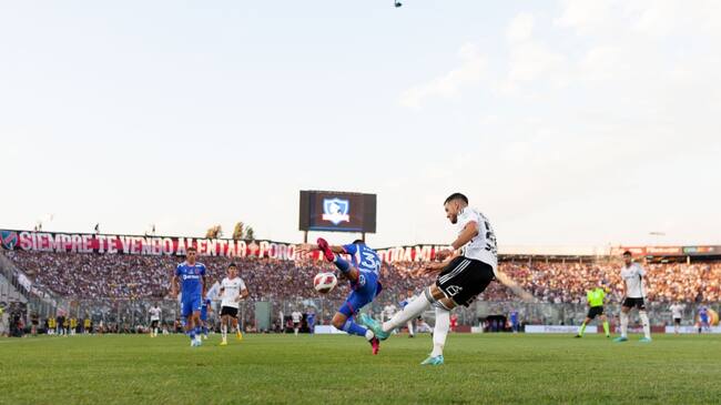 Jorge Valdivia apunta al mal estado de la cancha del Monumental: "Habla muy mal de quienes hicieron el trabajo"