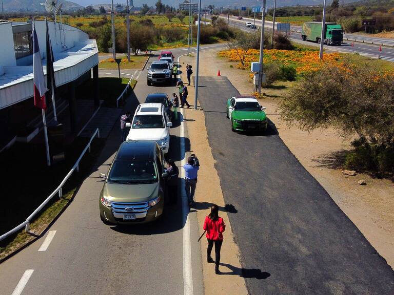 Ministro de Obras Públicas por cordones sanitarios: «Todos los vehículos van a ser fiscalizados»