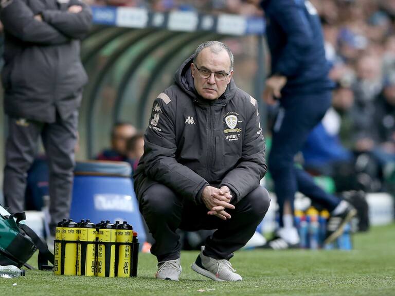 Bielsa y sus jugadores realizaron un sacrificio económico para apoyar a otros funcionarios del club