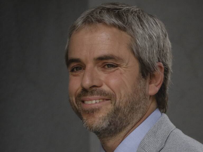 Frente Amplio suspendió acusación constitucional contra el ministro Blumel