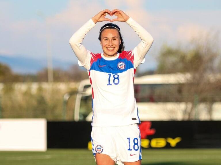 Camila Sáez no se confía tras el triunfo de La Roja: «Tenemos que seguir trabajando, todavía nos queda un partido»