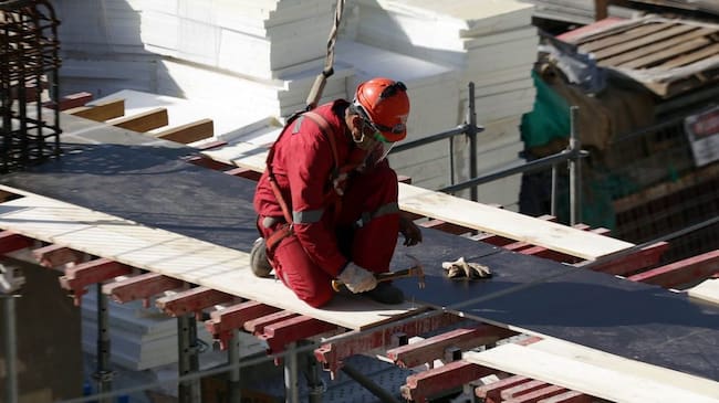 30 de Abril del 2020/SANTIAGOVista de la faena durante la visita a las obras de construcción del nuevo hospital Salvador y Geriátrico en el marco del día del trabajador
FOTO: FRANCISCO CASTILLO /AGENCIAUNO
