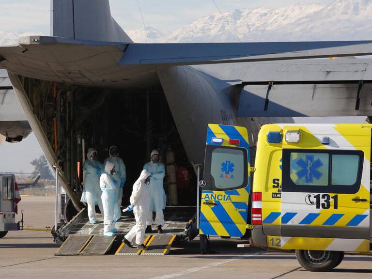 Avión FACh trasladó a otros cuatro pacientes desde la RM hacia Concepción