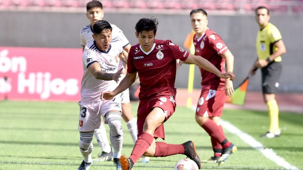 11 DE ABRIL DE 2021/LA SERENAMatias Fernandez (c), durante el partido valido por la fecha 3 del campeonato nacional AFP Plan Vital 2021, entre La Serena vs Universidad de Chile, disputado en el estadio La Portada
FOTO: ALEJANDRO PIZARRO UBILLA/AGENCIAUNO