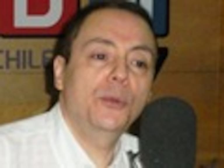 Jorge Castro de la Barra: »Por qué no le dicen charlatán a alguien que habla del tarot»