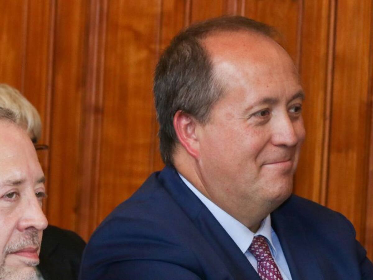 Candidato a Fiscal Nacional desmiente el no pago de pensión alimenticia y órdenes de detención y arraigo