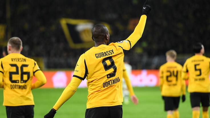 Pese al atraso en cancha, Borussia Dortmund ataca a tiempo para sacar ventaja en la llave de Champions League contra Atalanta