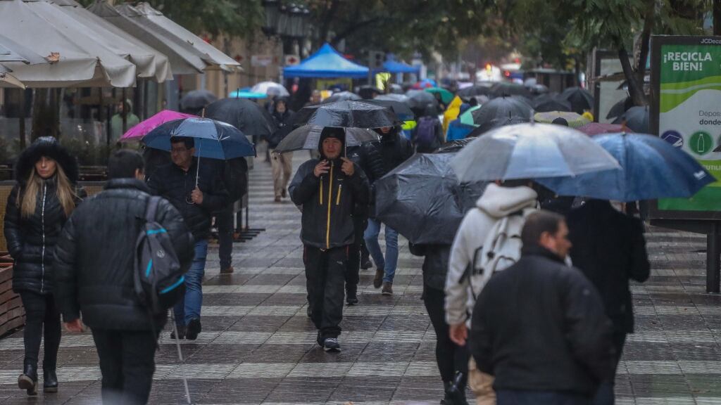 Lluvia en Santiago - pronóstico tiempo