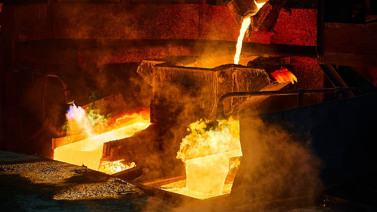 Cobre cierra la semana cerca de los US$ 5 por libra tras alcanzar récord histórico en Londres