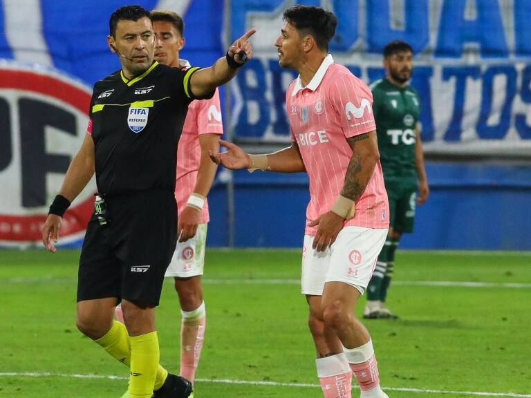 Roberto Tobar defiende el estilo "juegue-juegue" del arbitraje en Chile: "El equilibrio se irá dando de manera natural"