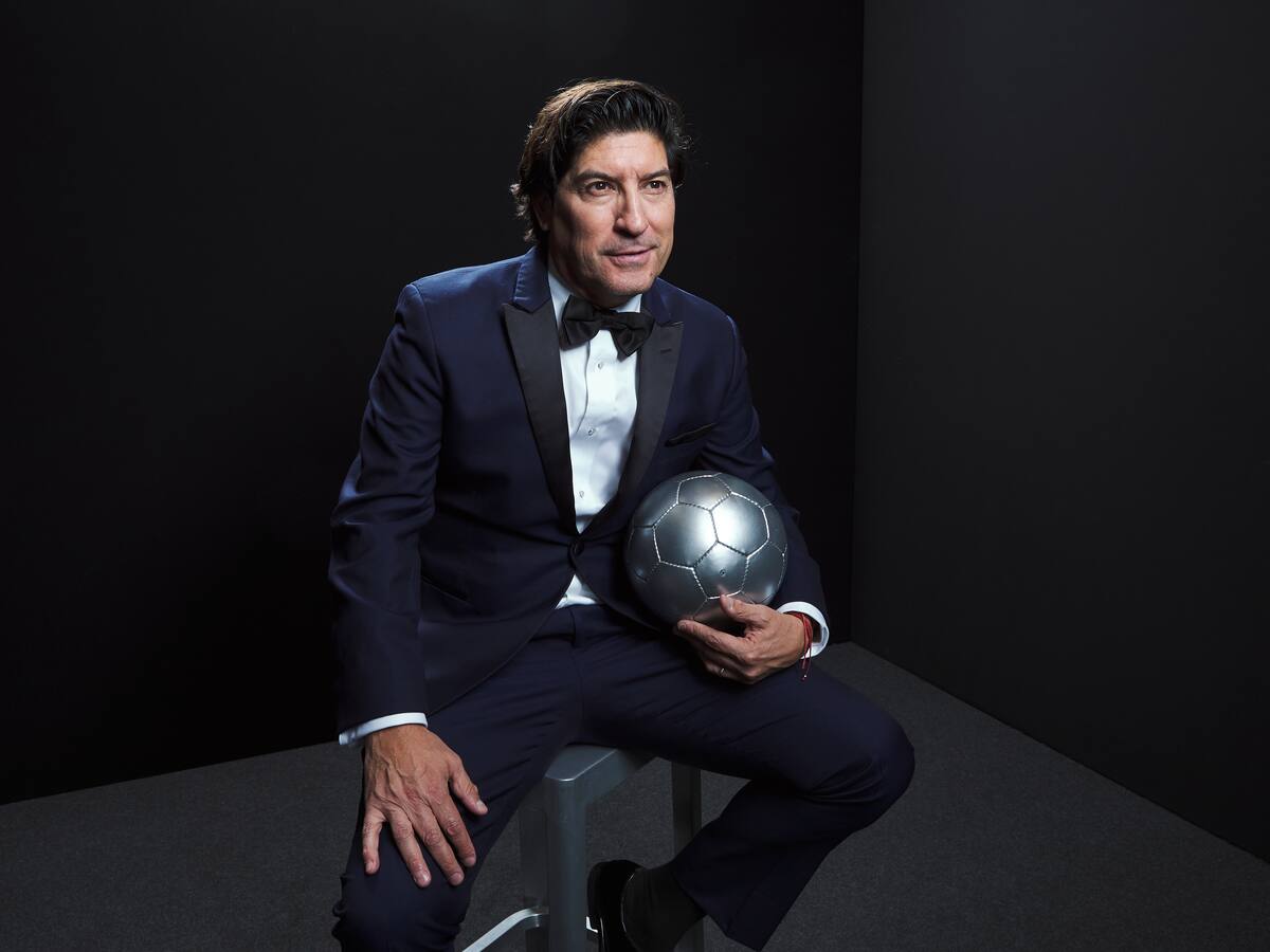 Iván Zamorano revela la vez que casi llega a Boca Juniors: “Mauricio Macri me puso un cheque en blanco”
