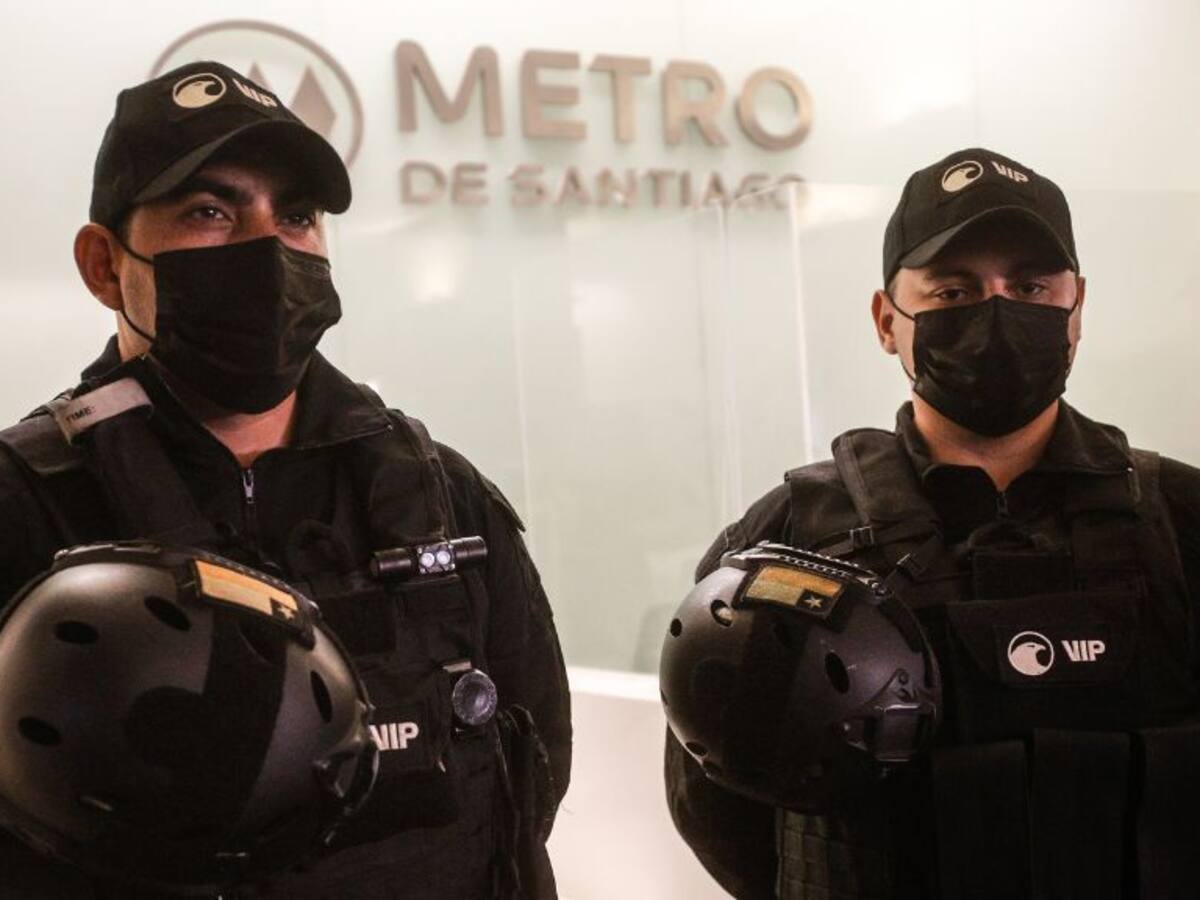 Vigilantes con bastones retráctiles, brigadas antigraffitis y barreras antievasión: así es el nuevo plan de seguridad para el Metro