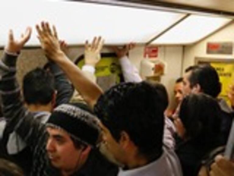 Metro normalizó servicio entre las estaciones Los Héroes y Franklin tras falla eléctrica