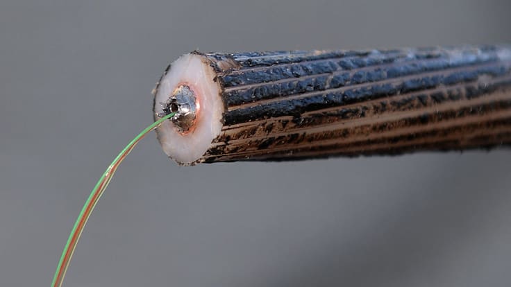 Francia: sabotajes dañan la red de fibra óptica en varias ciudades