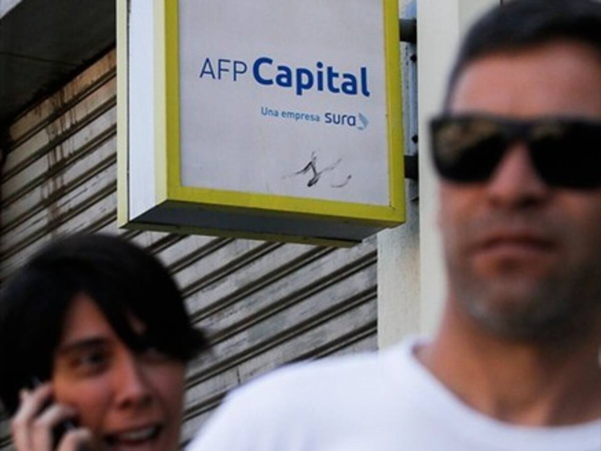 Analista llama a no cambiarse de fondo de AFP tras rentabilidad negativa en noviembre