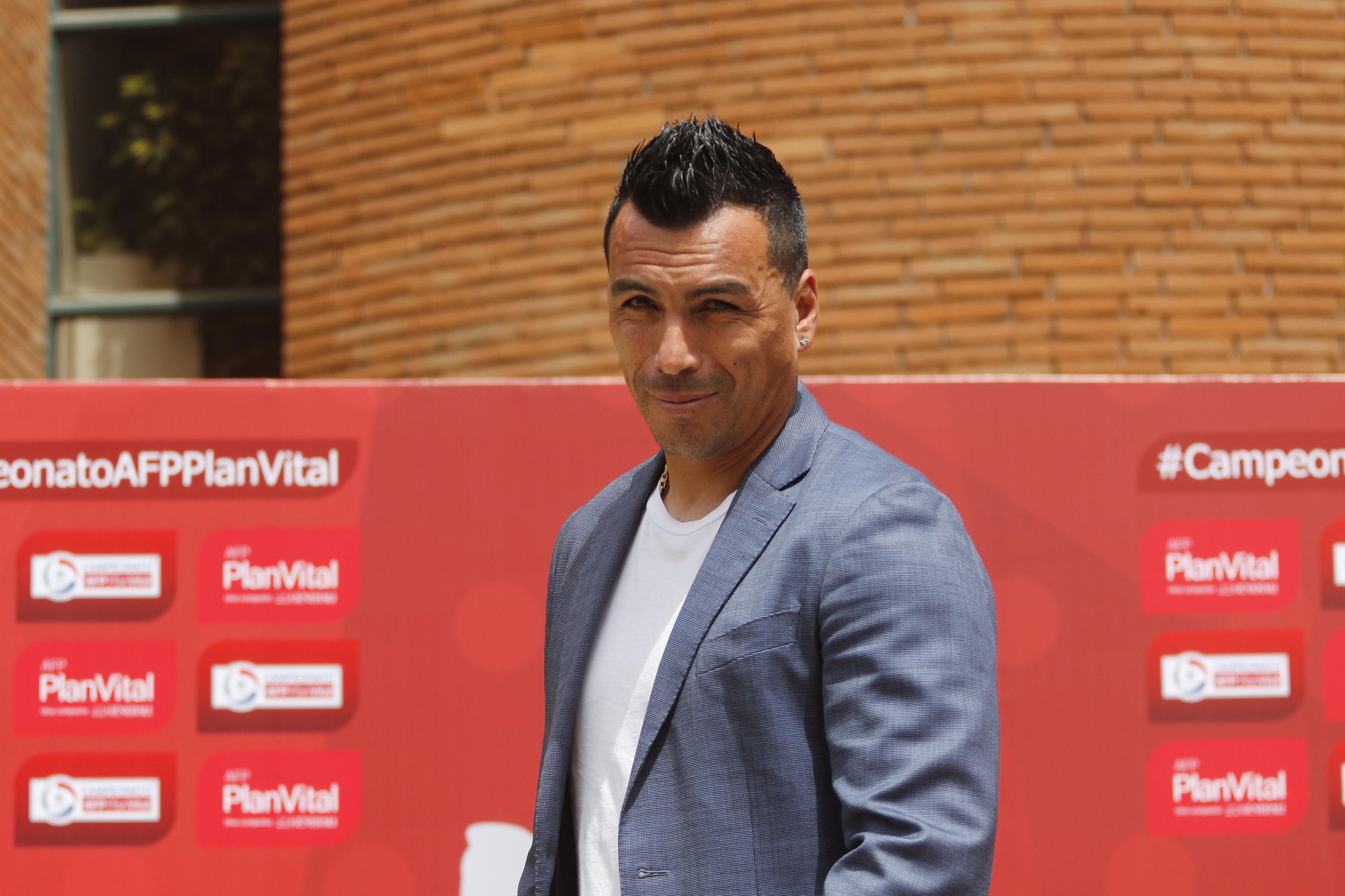 9 de octubre del 2019/SANTIAGOEsteban Paredes, recibe homenaje tras conseguir el gol número 216, y convertirse en el goleador histórico.
FOTO: SEBASTIAN BELTRAN GAETE/AGENCIAUNO