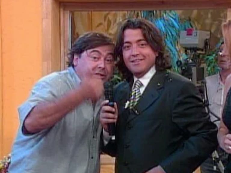 El extinto programa Casi en serio de La Red vuelve en horario trasnoche