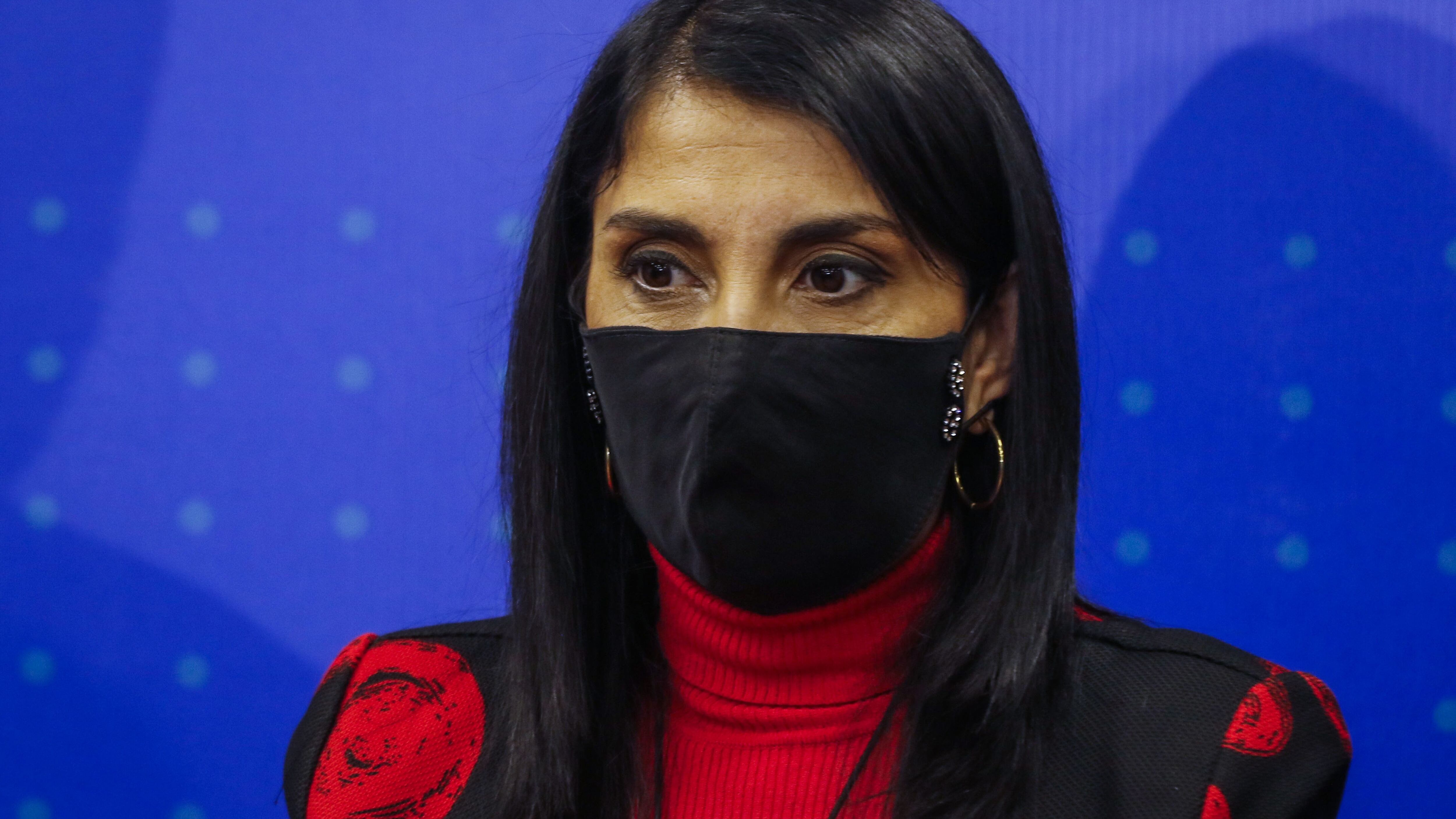 Contraloría pidió informe por Karla Rubilar