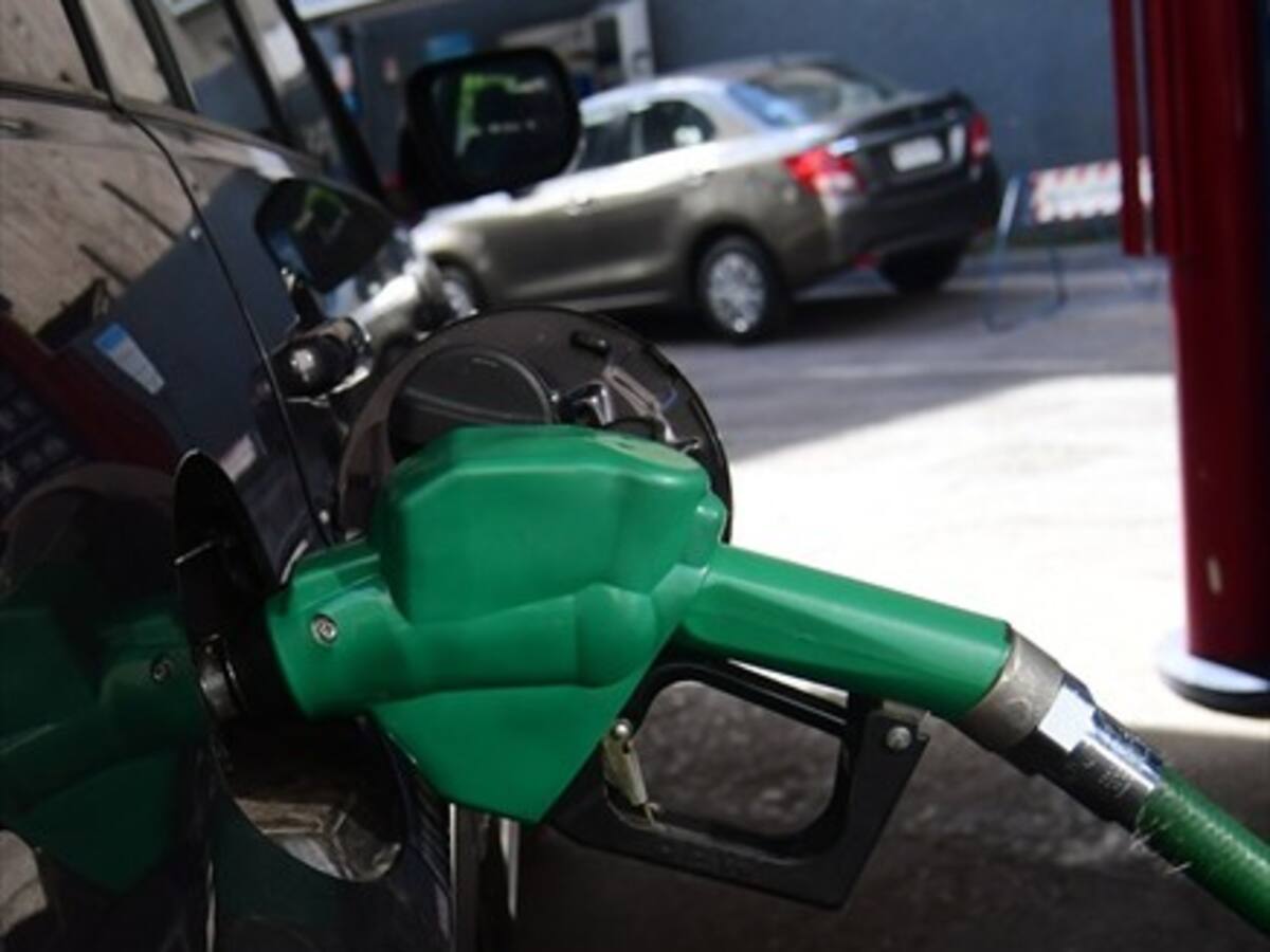 Nueva baja en el precio de los combustibles por octava semana consecutiva