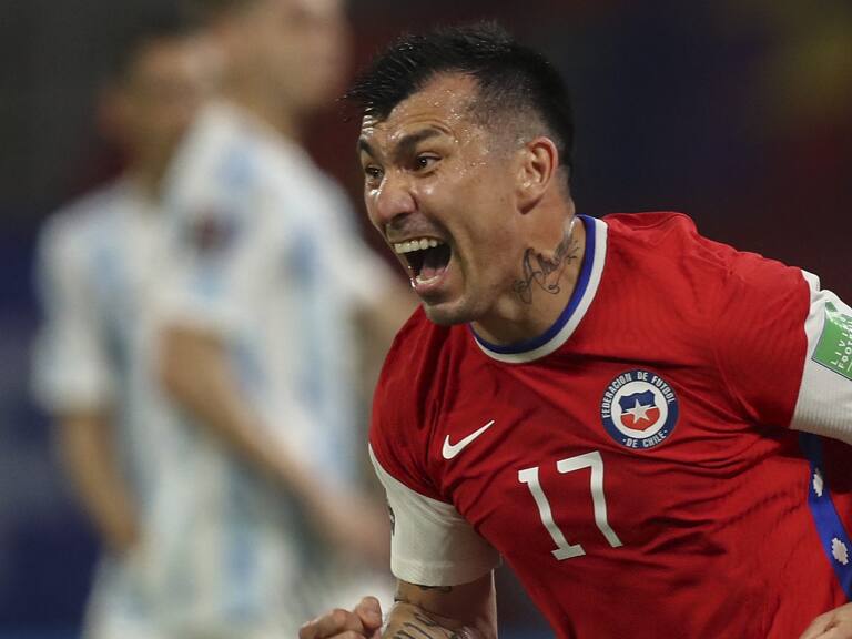 Gary Medel reitera su intención de continuar en la Roja