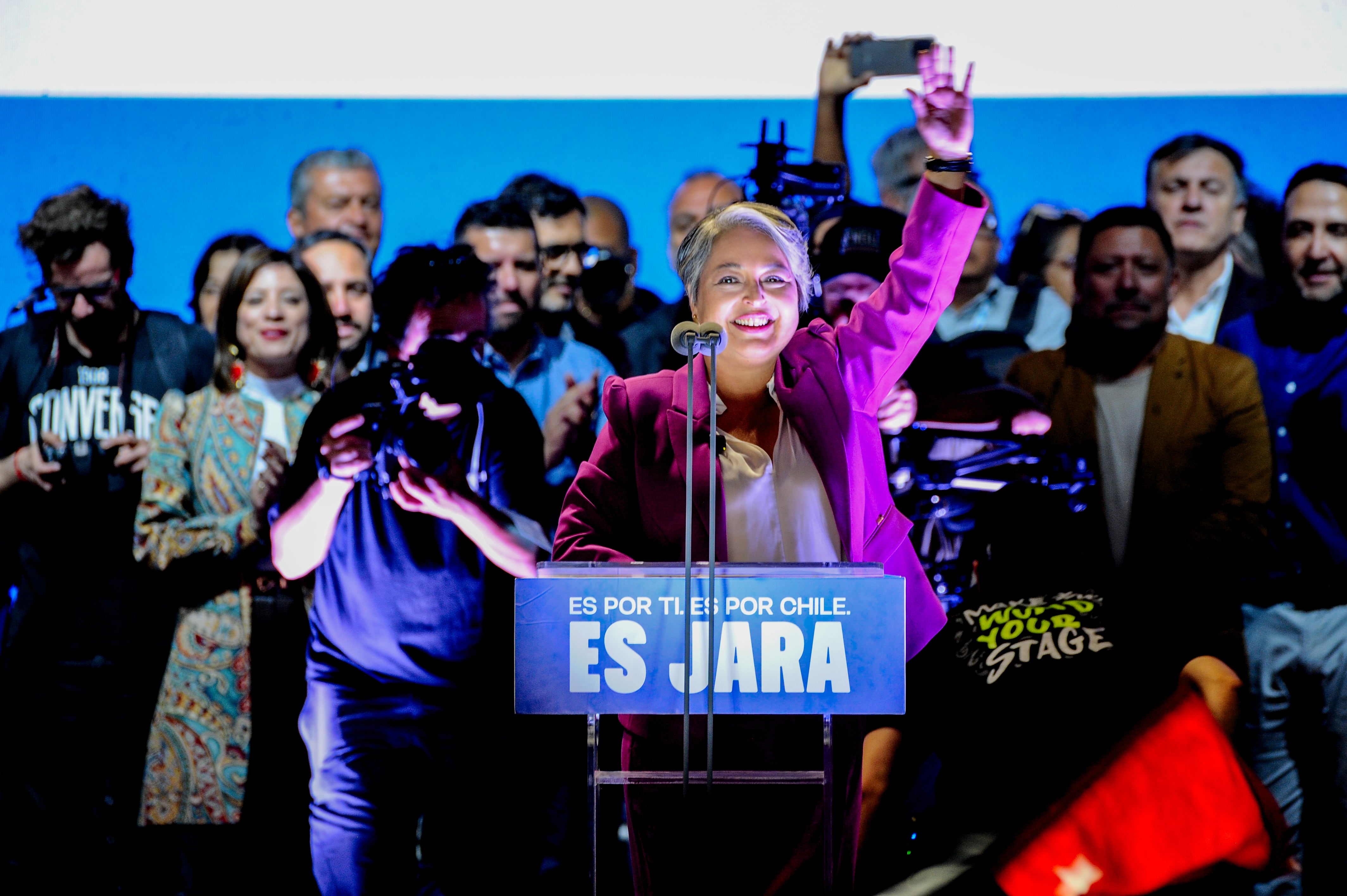 Cierre de campaña de Jeannette Jara en plaza de Maipú