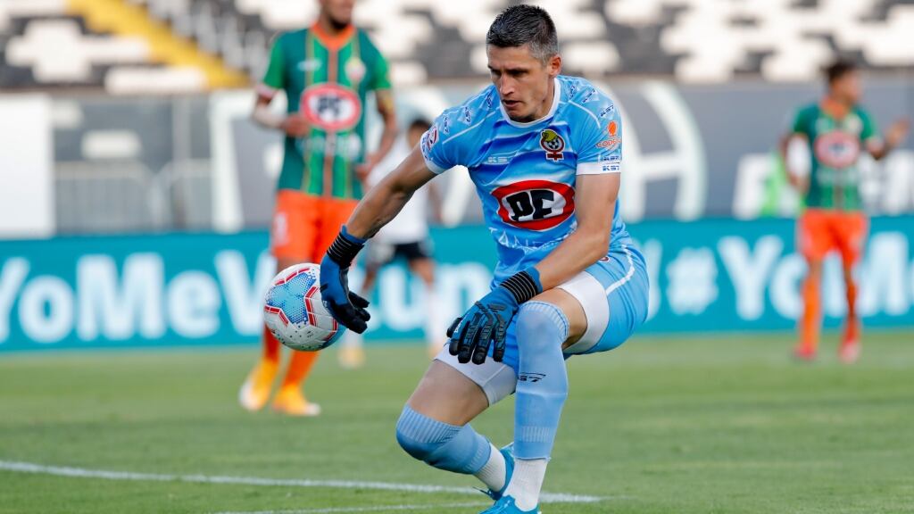 Leandro Requena, arquero de Cobresal: "Ganando un par de partidos seguidos, la UC y Colo Colo también se van a meter"
