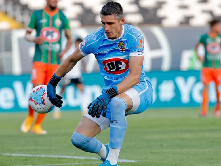 Leandro Requena, arquero de Cobresal: "Ganando un par de partidos seguidos, la UC y Colo Colo también se van a meter"