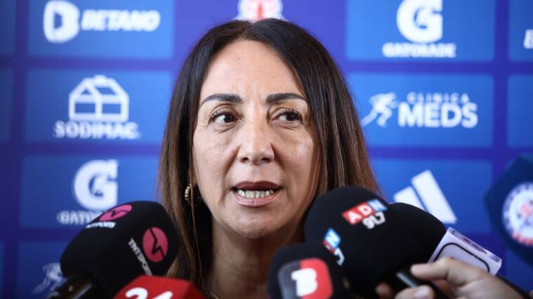 Cecilia Pérez hace frente al irregular momento de la U: "No es este el momento para plantear una salida de Michael Clark"