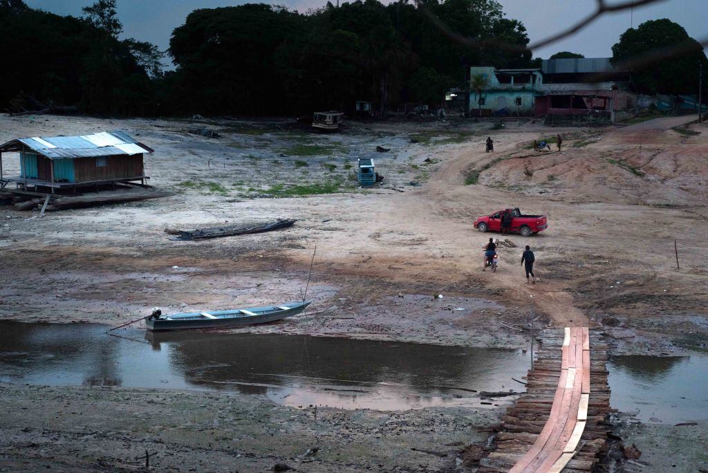 La comunidad de Nuestra Señora de Fátima en el Amazonas enfrenta una grave sequía que incluso los deja sin poder navegar