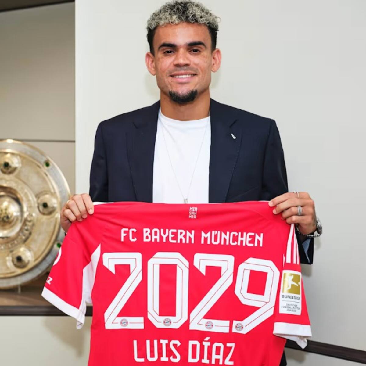 Luis Díaz dice adiós a Liverpool y llega a Bayern Múnich: el millonario monto que pagó el club alemán por el colombiano