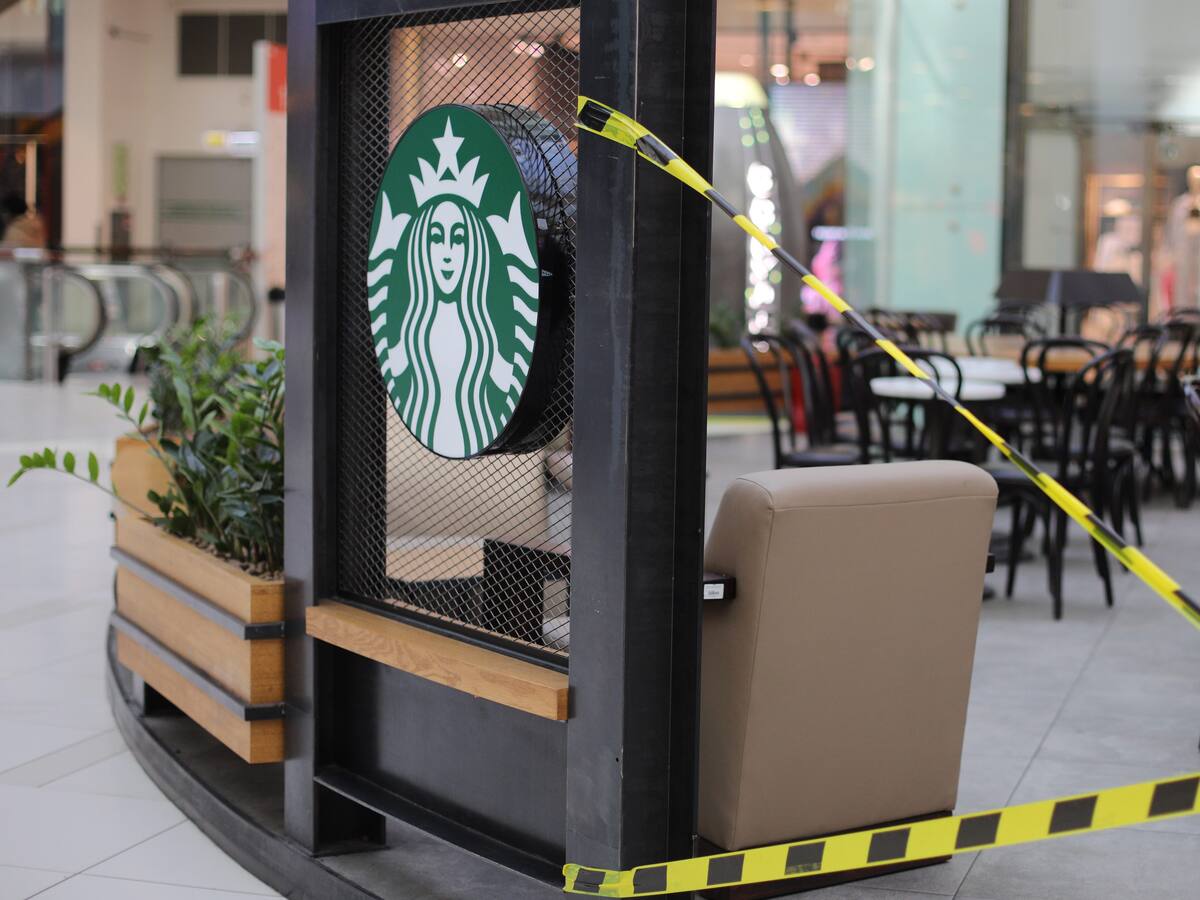 Starbucks se va de Rusia: deja 130 locales y 2000 empleados
