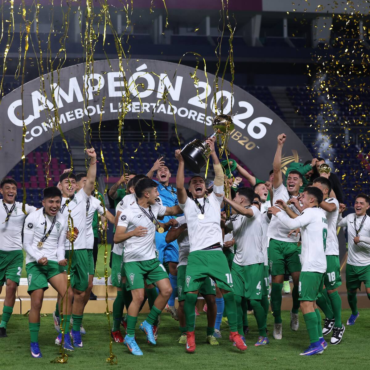 El microbusero homenaje al plantel de Santiago Wanderers de la Copa Libertadores Sub 20