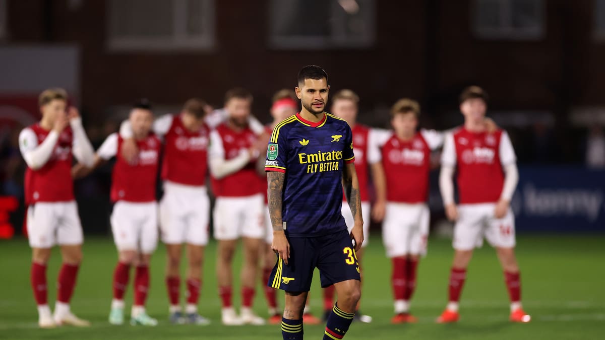 Batacazo histórico en Inglaterra: un equipo de cuarta división elimina al Arsenal de la Copa de la Liga