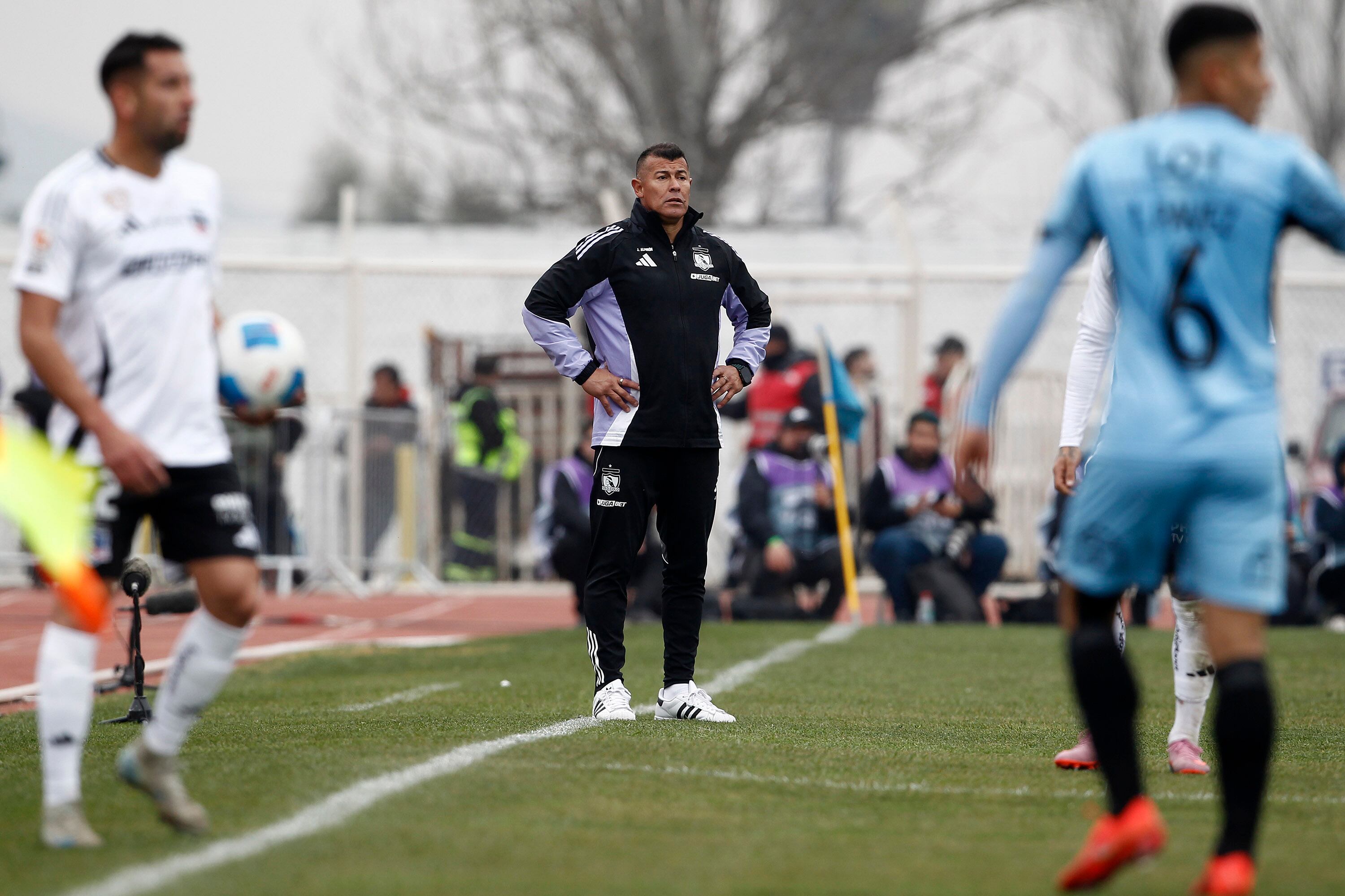 La insólita nueva justificación de Jorge Almirón para el tropiezo de Colo Colo
