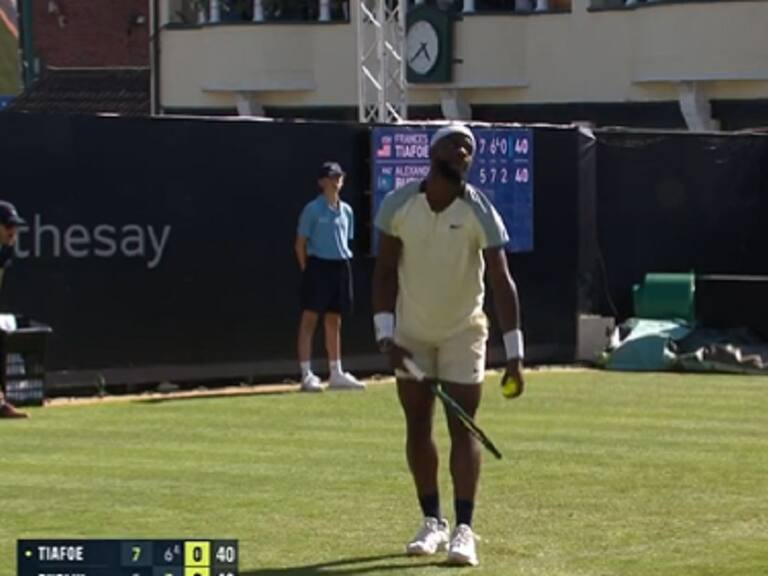 Frances Tiafoe efectuó uno de los peores saques en la historia del tenis en el ATP de Eastbourne