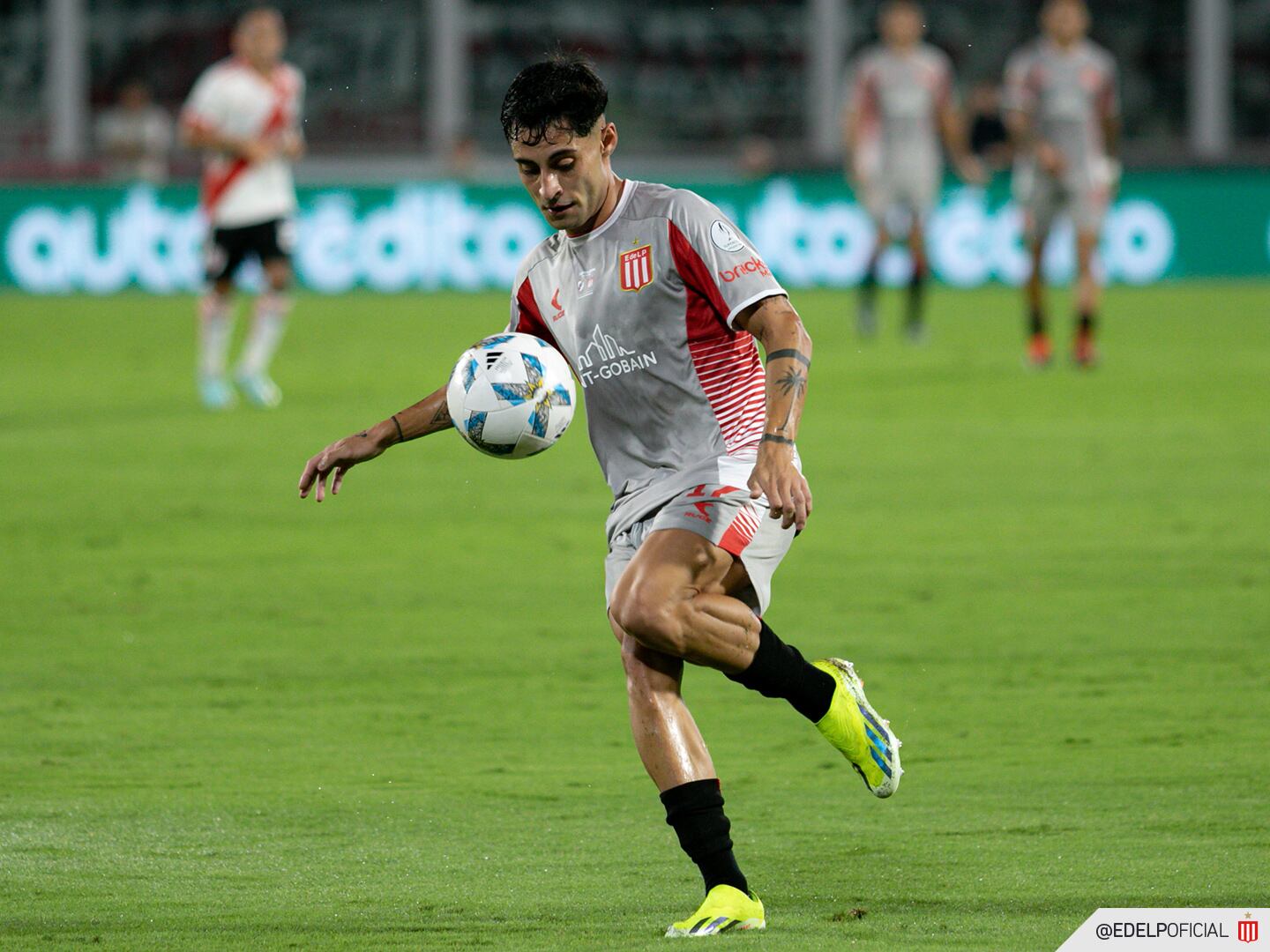 X: @EdelpOficial