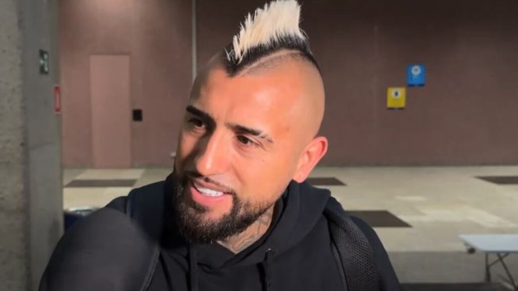 Arturo Vidal vuelve a Brasil para la última etapa de su recuperación y aborda su futuro deportivo: "Han tenido mucho respeto conmigo"