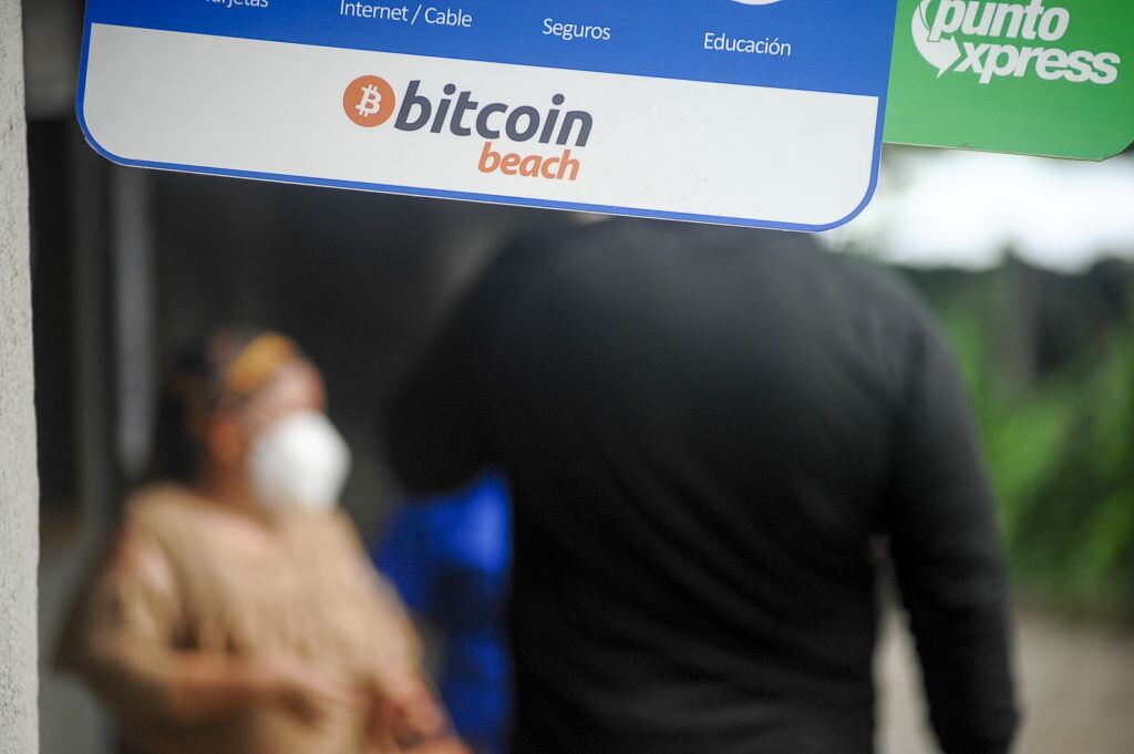 El comercio promociona el uso del Bitcoin en El Salvador