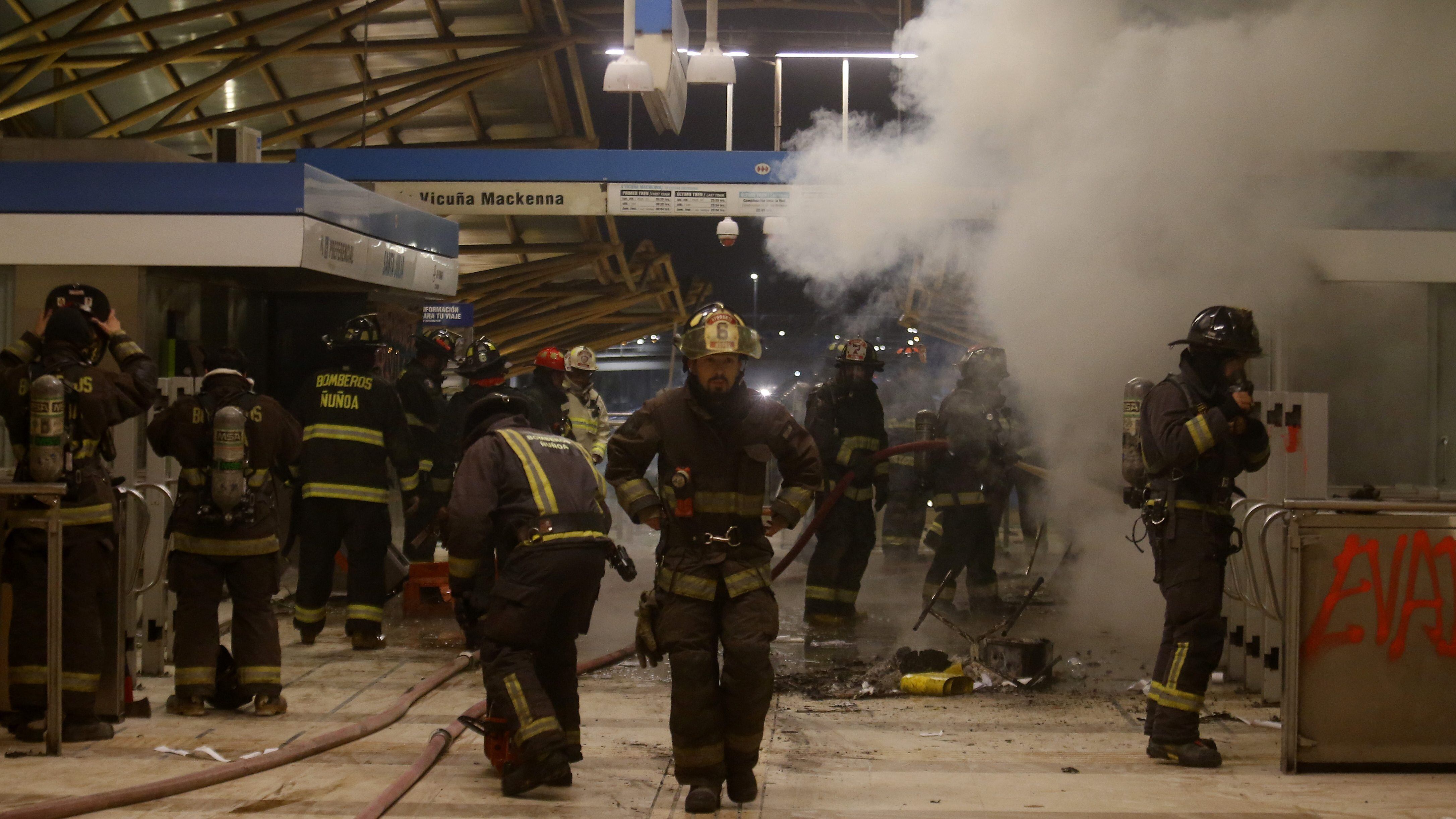PDI por incendios en estaciones de Metro