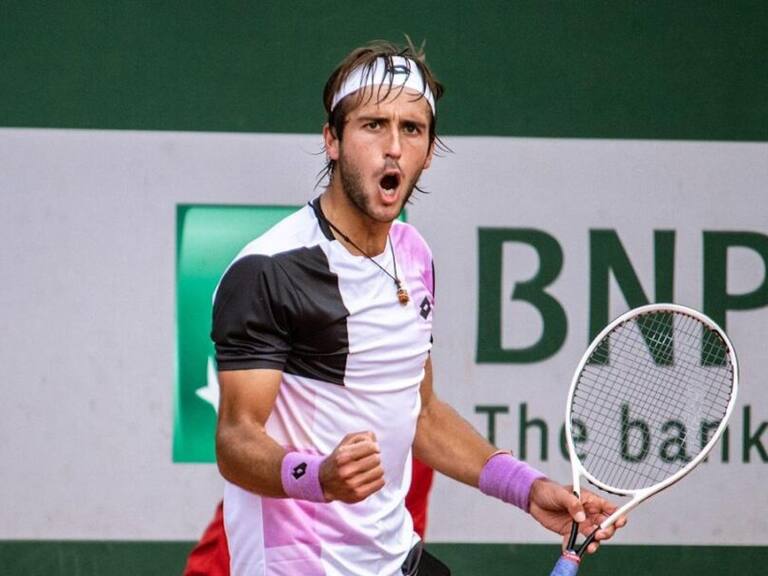 Argentino Tomás Etcheverry hace historia al meterse en cuartos de Roland Garros: ahora irá contra Alexander Zverev