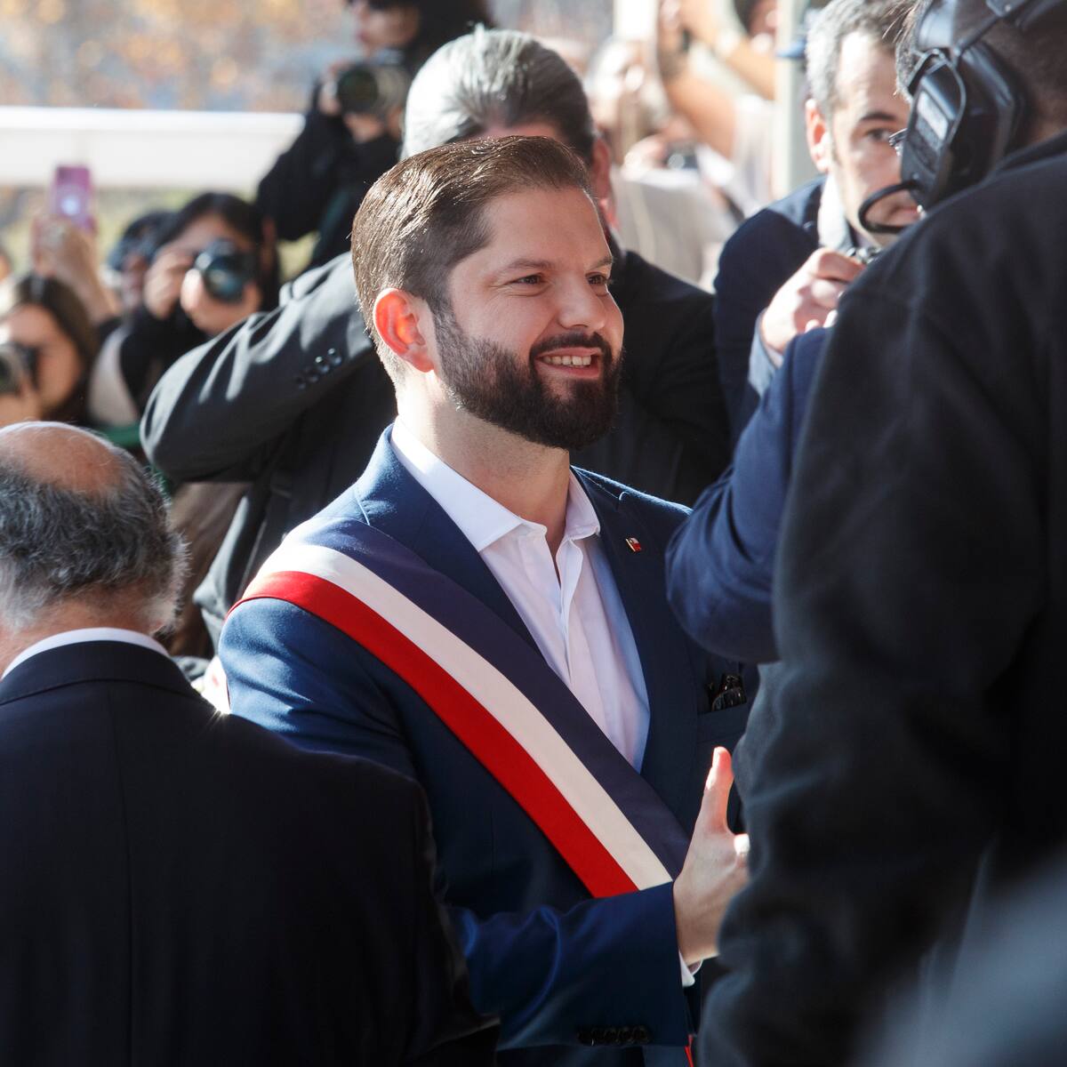 “Tiene olor a camino electoral”: reaparición de Boric en redes abre debate sobre un eventual retorno presidencial