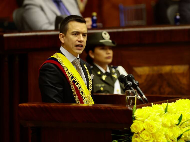 QUITO, ECUADOR - NOVEMBER 23: Newly elected President Daniel Noboa speaks during the presidential inauguration at the Ecuadorean National Assembly on November 23, 2023 in Quito, Ecuador. Noboa will complete the 2021-2025 period after President Guillermo Lasso applied the "cross death" to dissolve parliament and call for early elections. (Photo by Franklin Jacome/Getty Images)