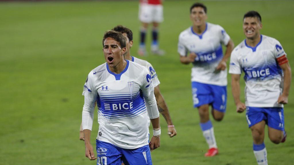 6 de Mayo del 2021/SANTIAGODiego Valencia(c) celebra su primer gol y el 2 a 1 de Universidad Catolica ,durante el partido valido por el grupo F de la Copa Conmebol Libertadores 2021, entre Universidad Catolica vs Nacional, disputado en el Estadio San Carlos de Apoquindo.
FOTO:FRANCISCO LONGA/AGENCIAUNO