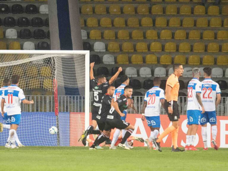 Rotundo fracaso cruzado: la UC vive una noche negra ante Palestino y por tercer año consecutivo se queda fuera de la Copa Sudamericana