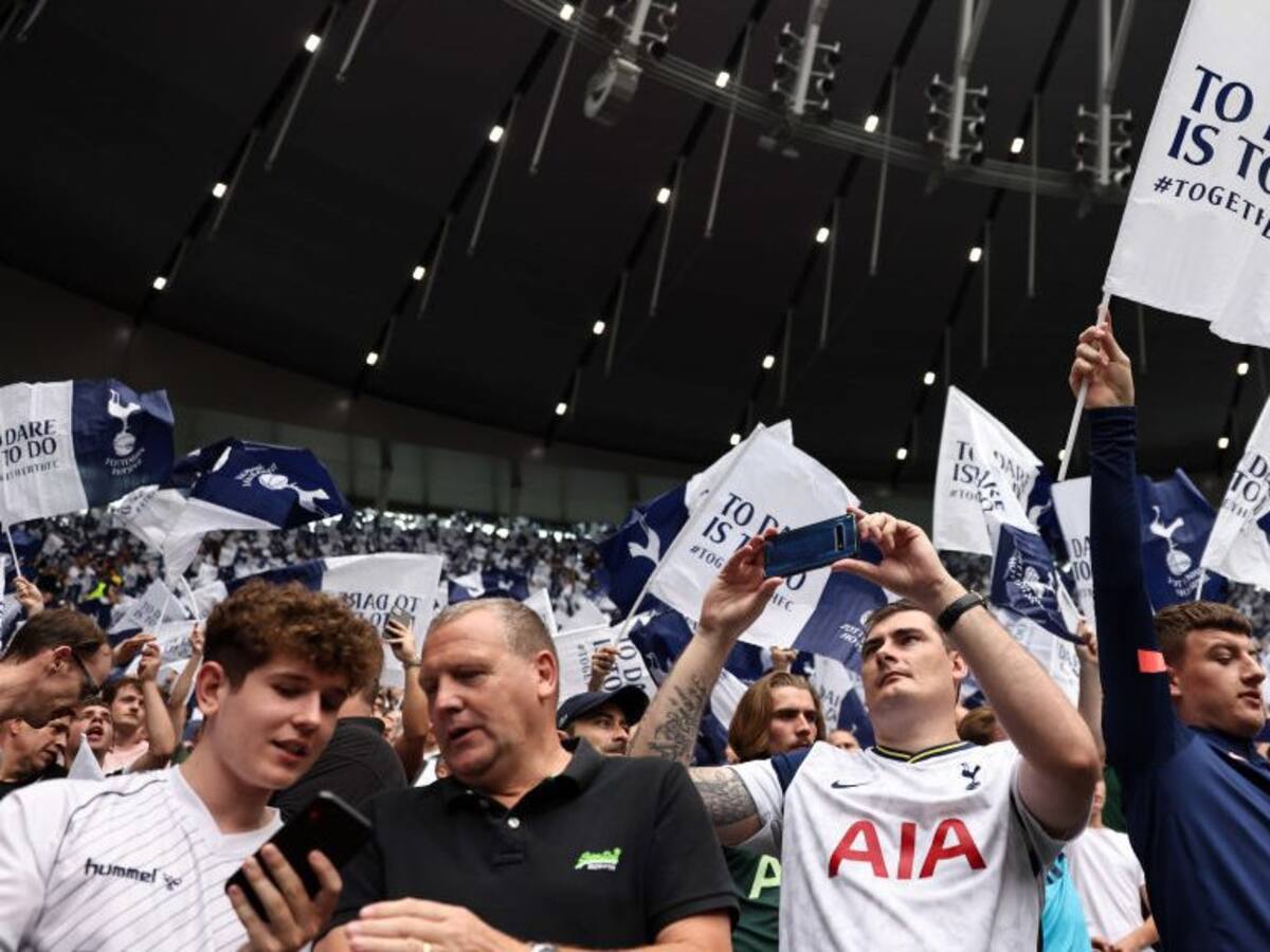 Hinchas del Tottenham cantaron en contra de Harry Kane por su interés de fichar en el Manchester City