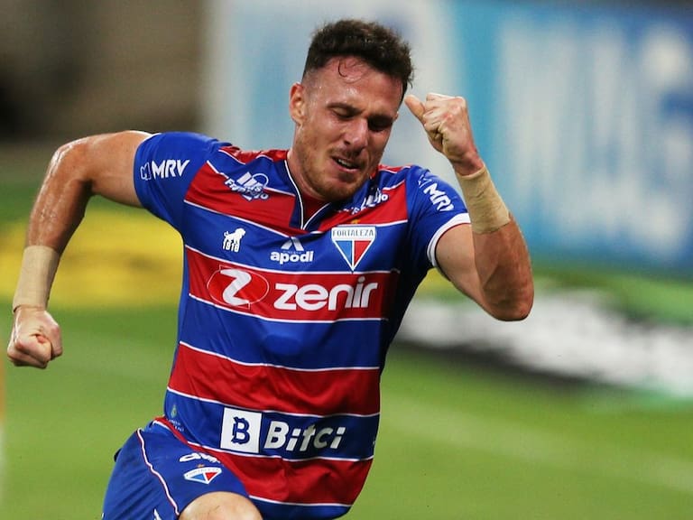 Ángelo Henríquez con Fortaleza