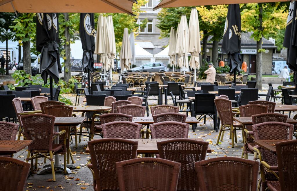 Los restaurantes y cafés se observan vacíos en Berlín