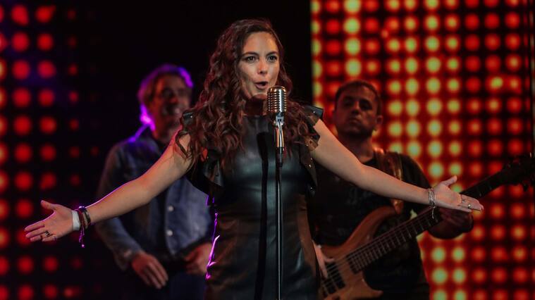 Ángeles Araya deslumbró con su voz en presentación para la Teletón